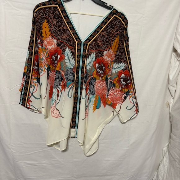 Rose + Olive floral print dolman sleeve v-neck bohemian style tunic - Picture 2 of 15